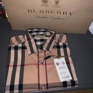 BURBERRY Button up SIZE(M) NWT